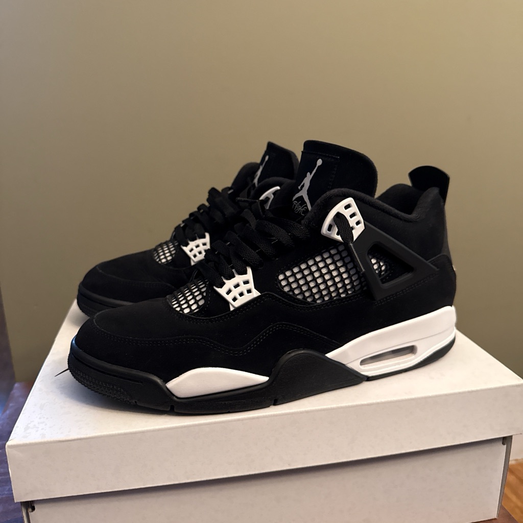 Jordan 4 White Thunder